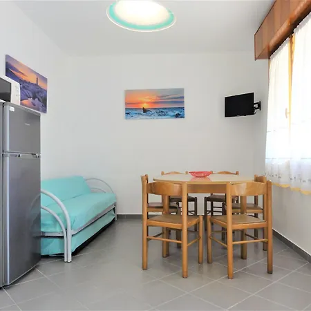 House With Garden And Pool Access Villa