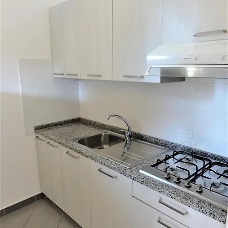 Villa House With Garden And Pool Access *