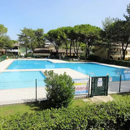 House With Garden And Pool Access * Bibione