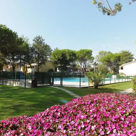 ヴィラ House With Garden And Pool Access