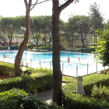 ヴィラ House With Garden And Pool Access ビビオーネ